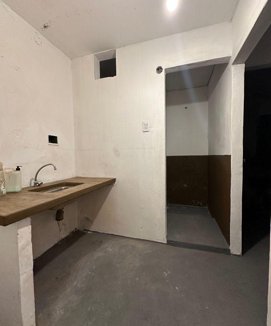 Foto de LOCAL / GALPÓN COMERCIAL EN ALQUILER – AVELLANEDA, imagen 3