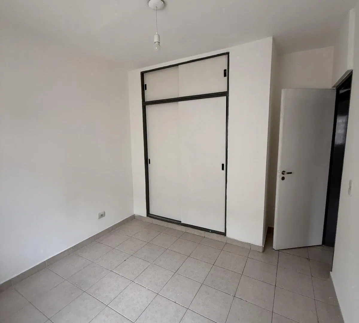 ALQUILA Departamento de 2 Dormitorios en Barrio Cumelén 8