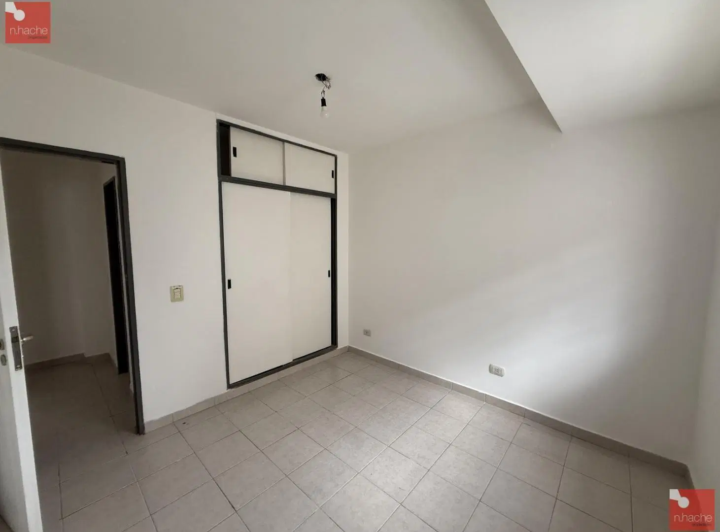 ALQUILA Departamento de 2 Dormitorios en Barrio Cumelén 5