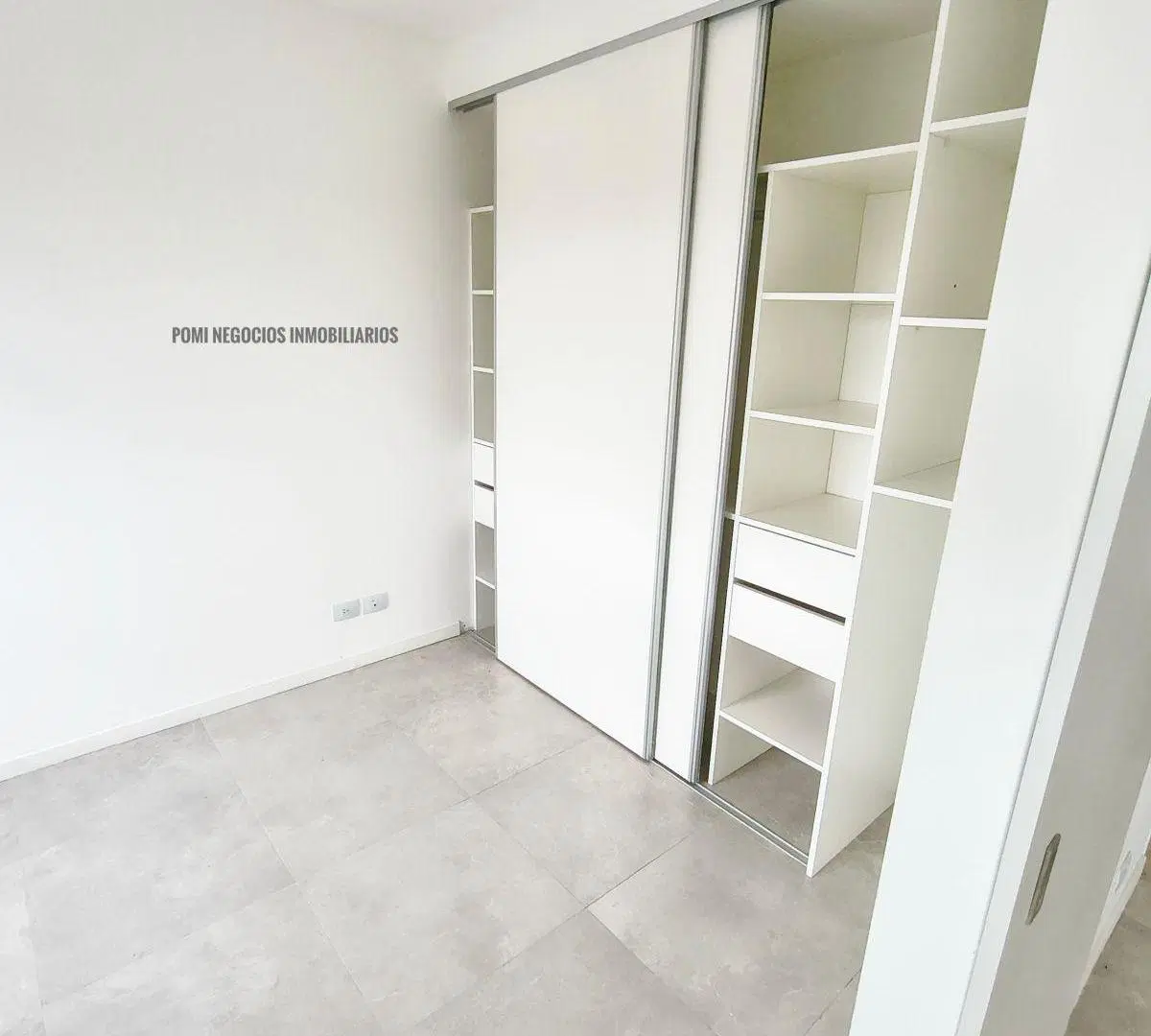 VILLA DEL LAGO KM 54 AV. CHAMPAGNAT CERCA DE COLECT. Y UNIV. DEL SALVADOR. 2 AMB C/BALCON Y COCHERA 3
