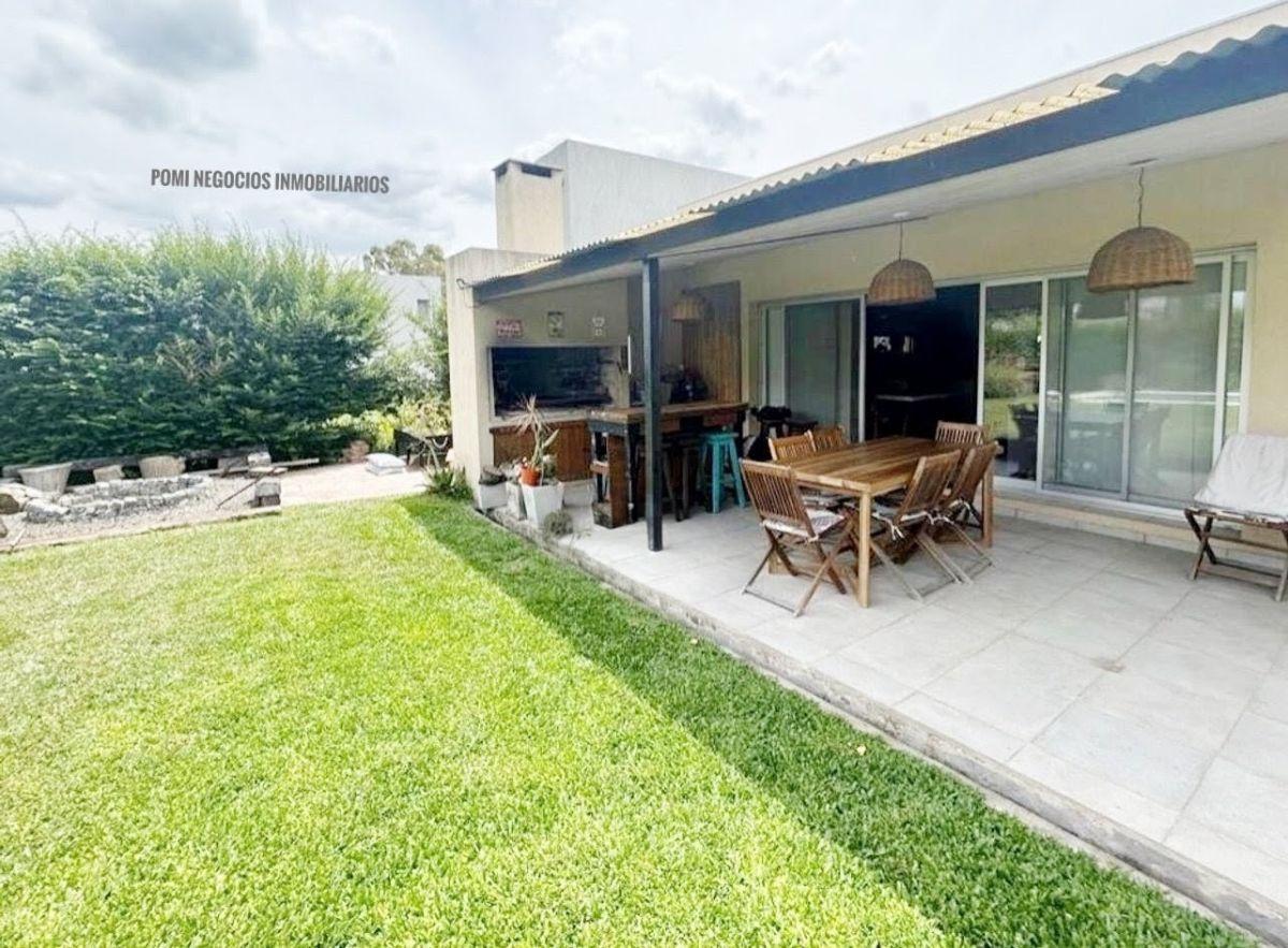 Foto de BC SANTA GUADALUPE LOTE CENTRAL 619m² CASA 1 PLANTA 3D: SUITE C/VEST, imagen 4