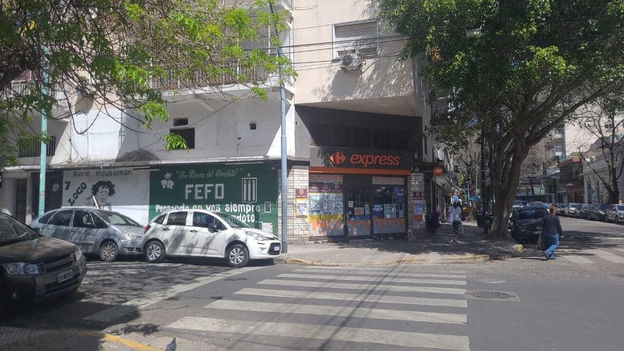 Foto de Local en esquina Esteban Echeverria y Migueletes en Venta y con renta, imagen 1