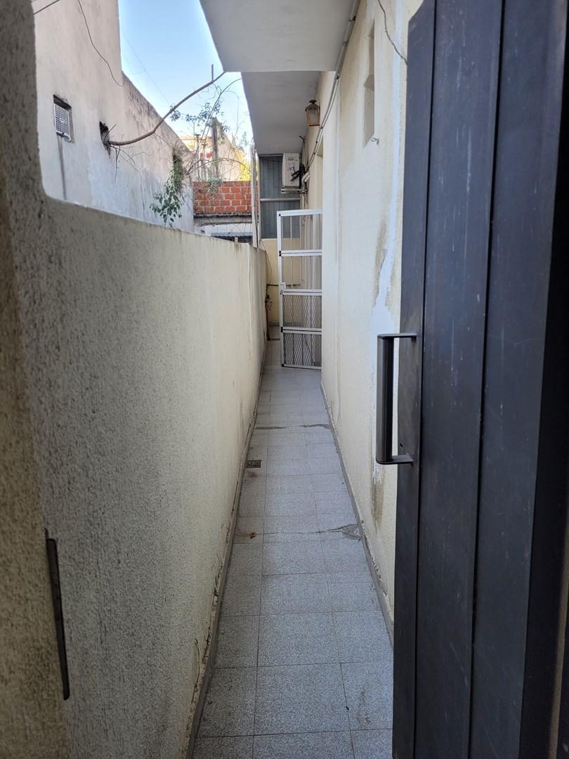 Foto de Monoambiente, 1ero por Escalera con entrepiso, Capital Federal, Buenos, imagen 3