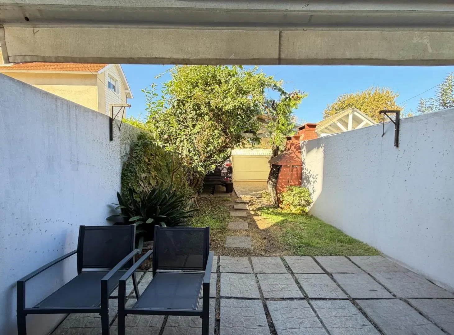 Triplex 5 Ambientes en Complejo Cerrado con Pileta y Dos cocheras. 5