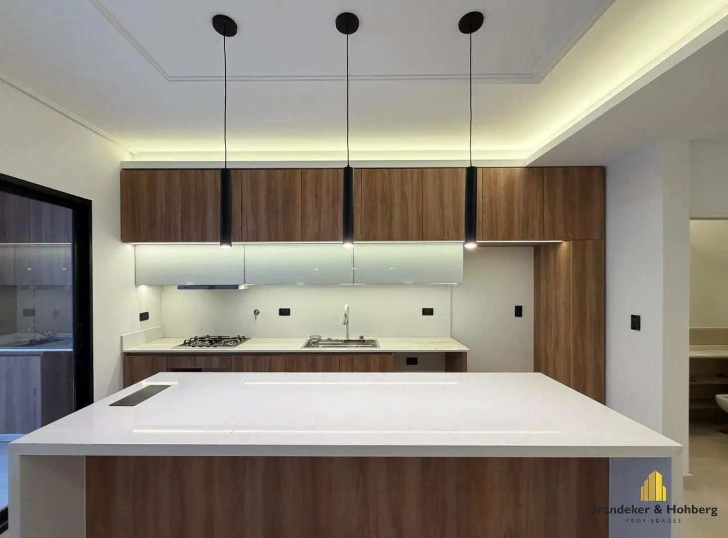 Tríplex a estrenar con Jardín y Doble cochera – Confort y Estilo en Cada Rincón 5