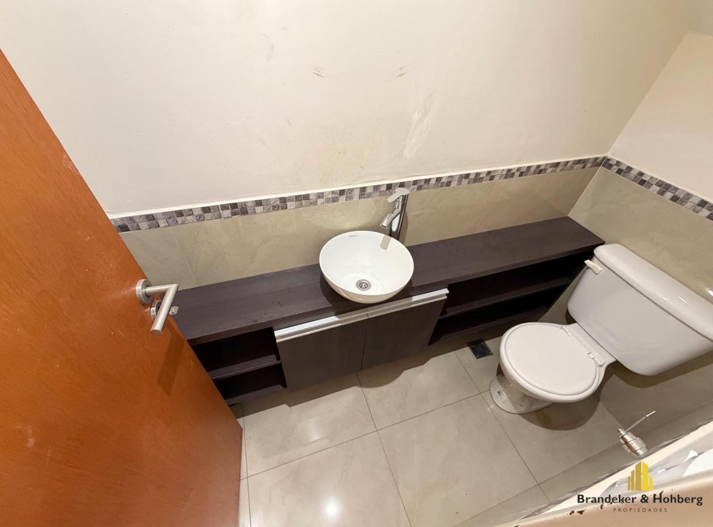 Foto de Impecable Triplex 3 ambientes con cochera y Patio. A pasos De Av. mitre, imagen 2