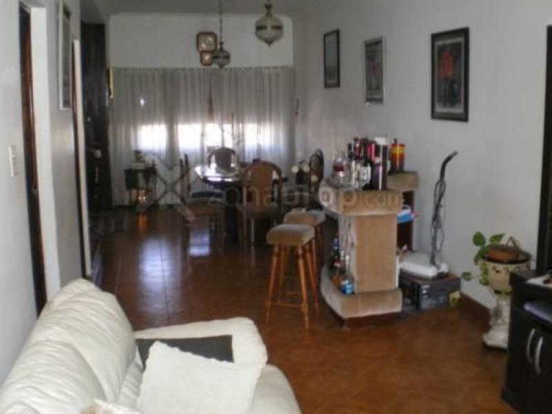 Casa en venta 65 e/140 y 141 La Plata