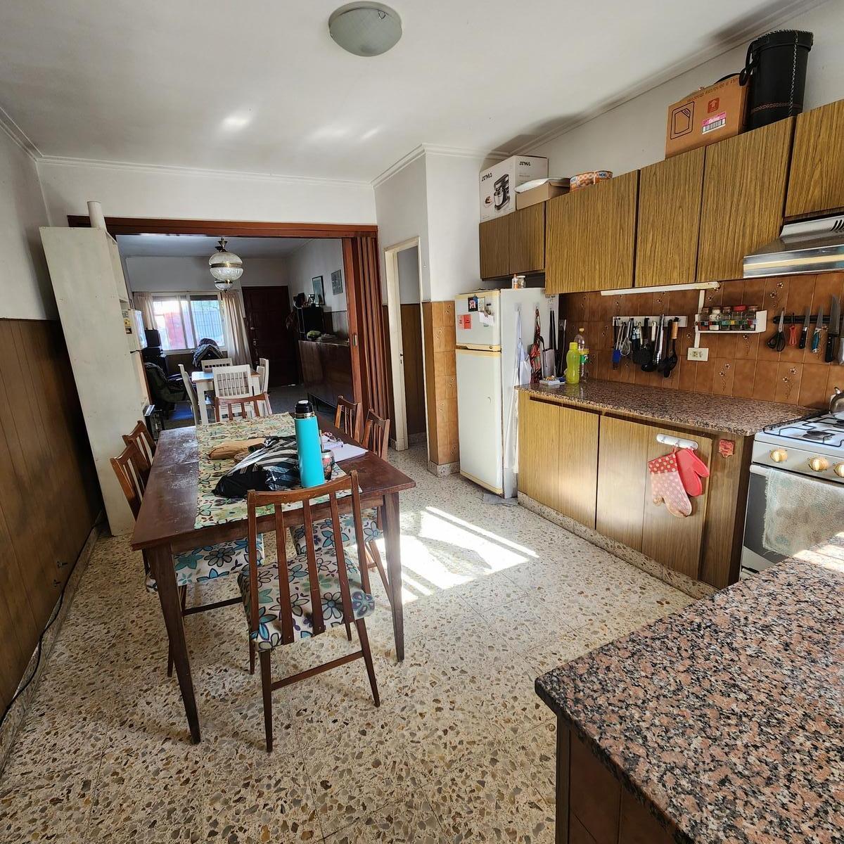 Foto de CASA EN VENTA- PH 3 DORM-PATIO-GARAJE-AL FRENTE, imagen 2