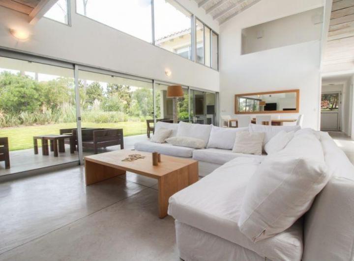 Foto de Casa en alquiler de 4 dormitorios en Laguna Blanca, imagen 4