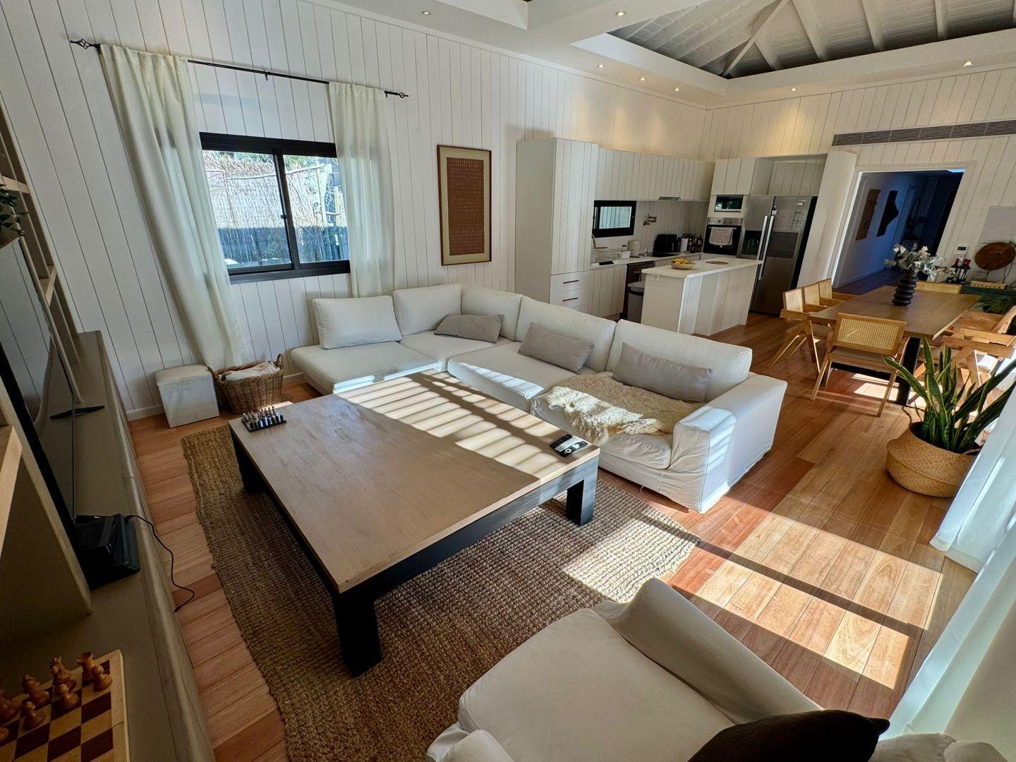 Foto de casa 4 dormitorios con piscina climatizada cerca de la playa en La Barra, imagen 2