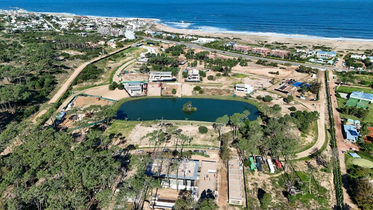 Oportunidad sobre lago en La Carolina del Mar Manantiales 3
