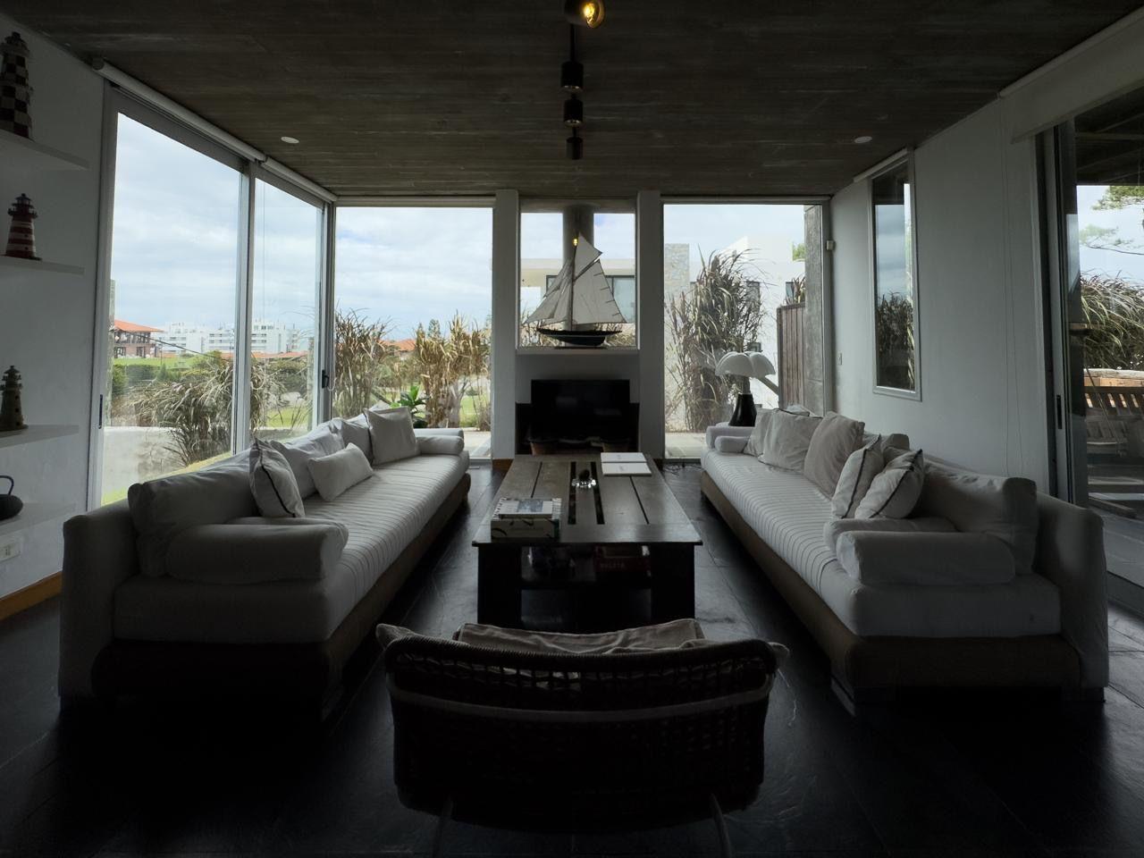Foto de Moderna casa en Rincón del Indio Punta del Este, imagen 5