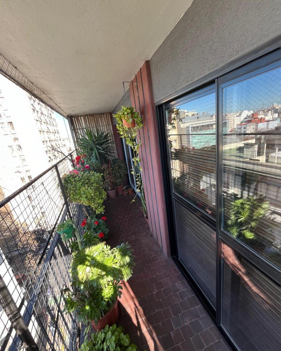 Excelente 3 Ambientes Con Balcón - Reciclado A Nuevo
