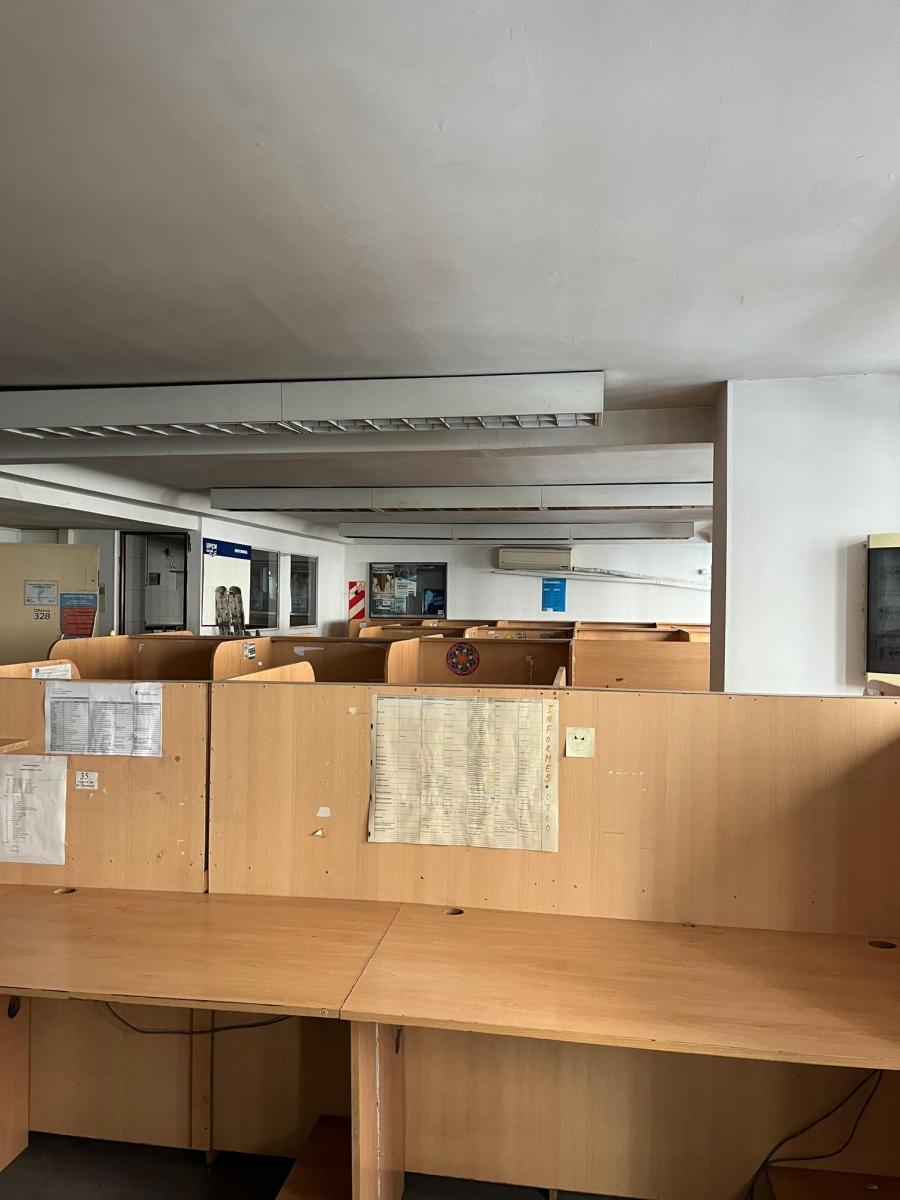 Venta - Excelente Piso de Oficinas en La Esquina de Florida y Rivadavia 1