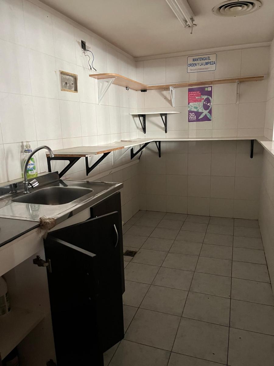Venta - Excelente Piso de Oficinas en La Esquina de Florida y Rivadavia 4