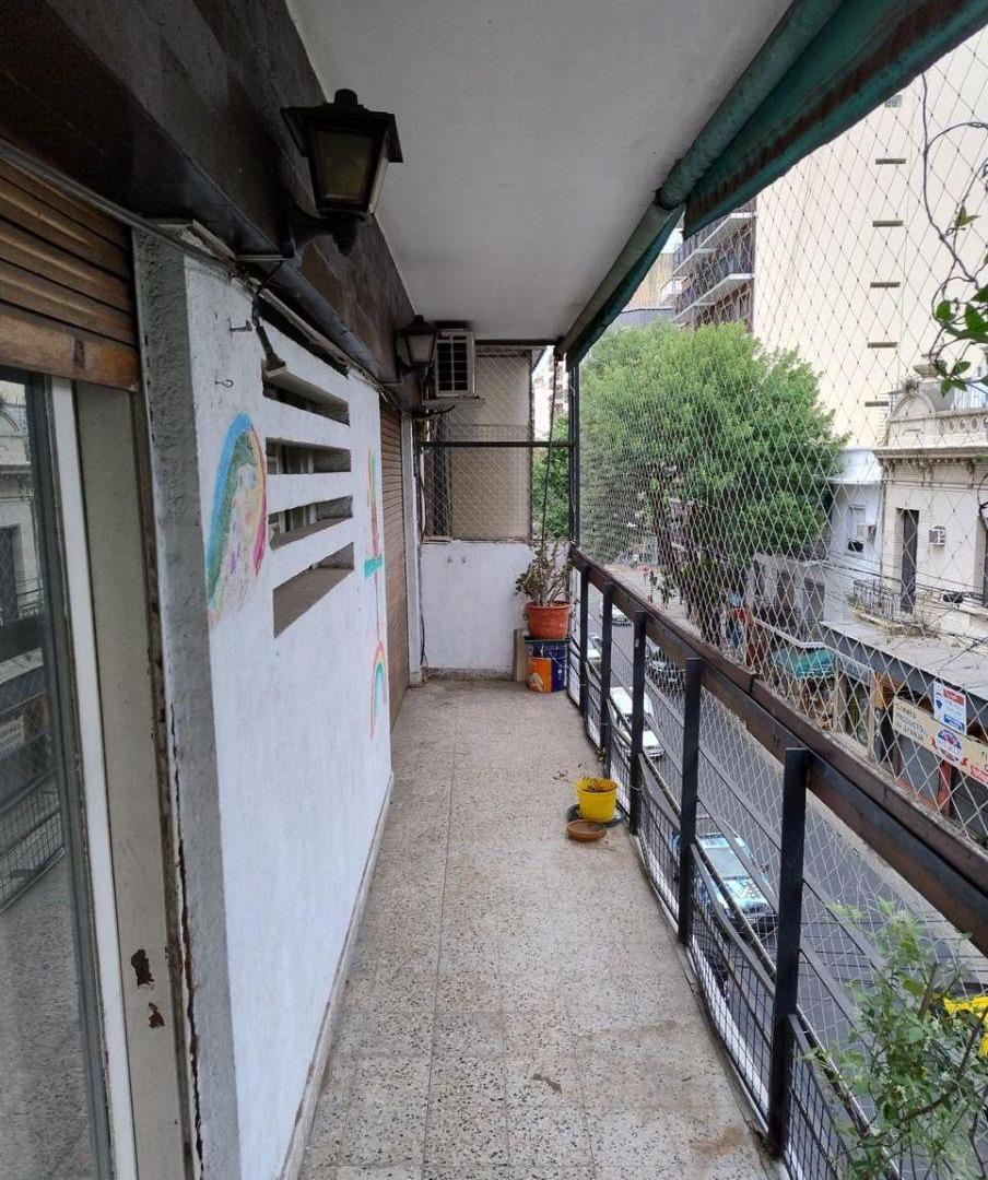 Departamento de 77 m² con 3 dormitorios en venta en Almagro Sur