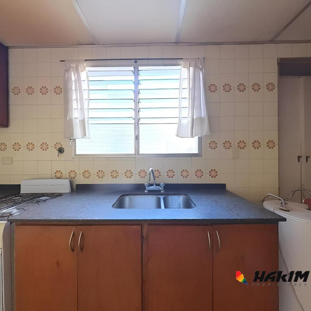 ¡Retasado! Departamento 3 Ambientes Al Frente con Balcón - Parque Cha 5