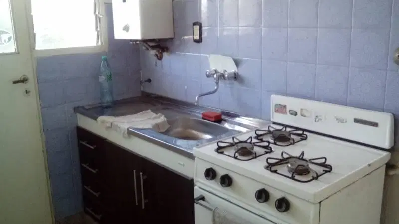 Depto de 2 ambientes en alquiler con balcón 5