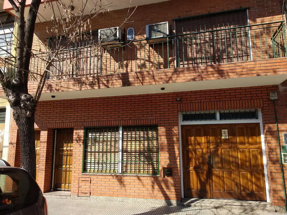 PH 5 ambientes al frente con garage, patio y terraza - Villa Urquiza 5