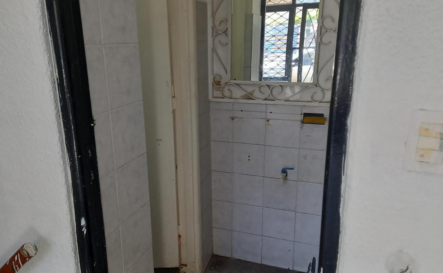 Foto de Local Comercial en Venta!! 52MTS2 Balvanera, imagen 3