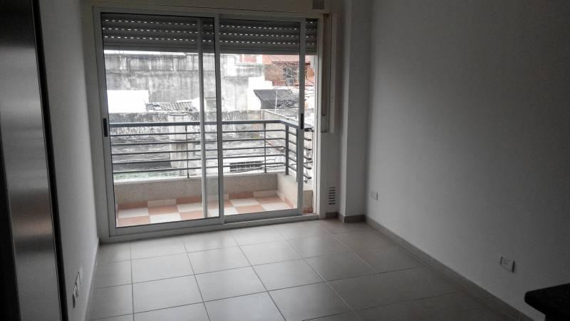 Foto de Monoambiente con balcón al frente., imagen 1