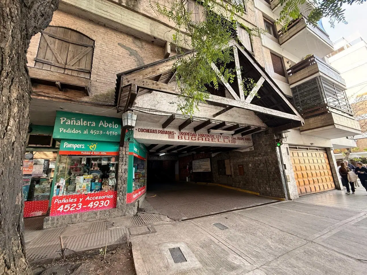 Cochera en venta en Villa Urquiza. Inmejorable ubicación, a metros de la estación de subte y de tren 8