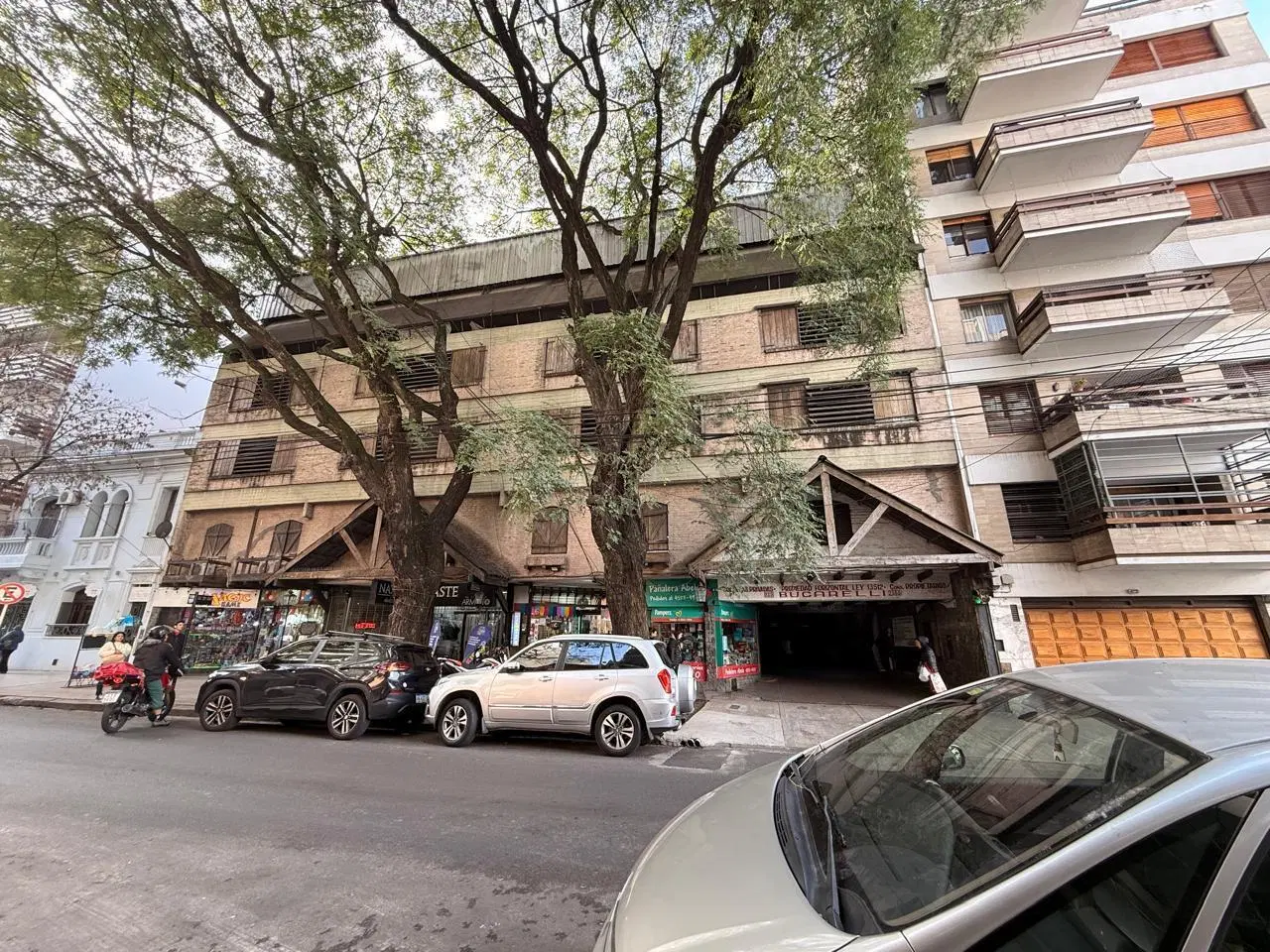 Cochera en venta en Villa Urquiza. A metros de la estación de subte y tren 5