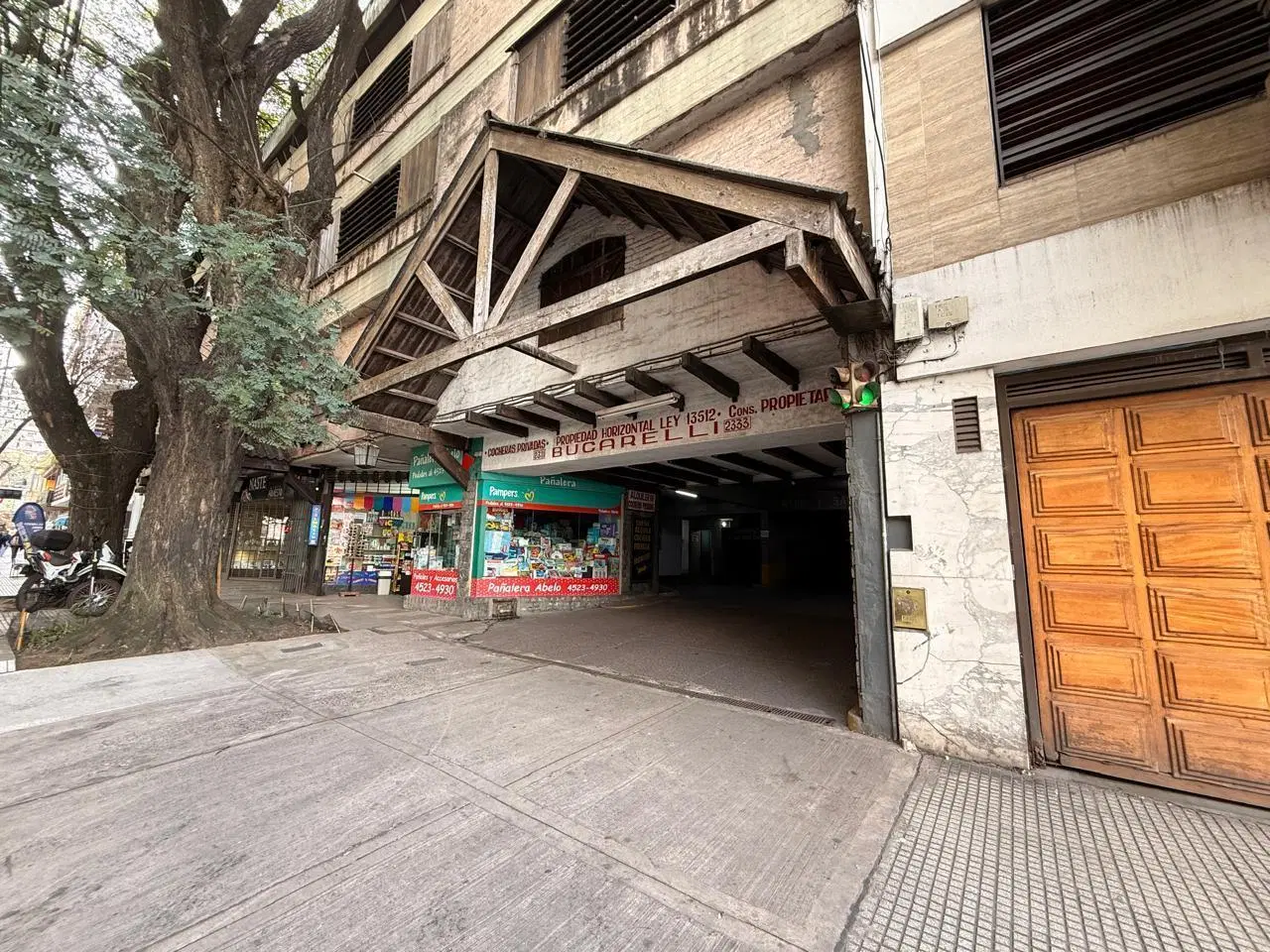 Cochera en venta en Villa Urquiza. A metros de la estación de subte y tren 2