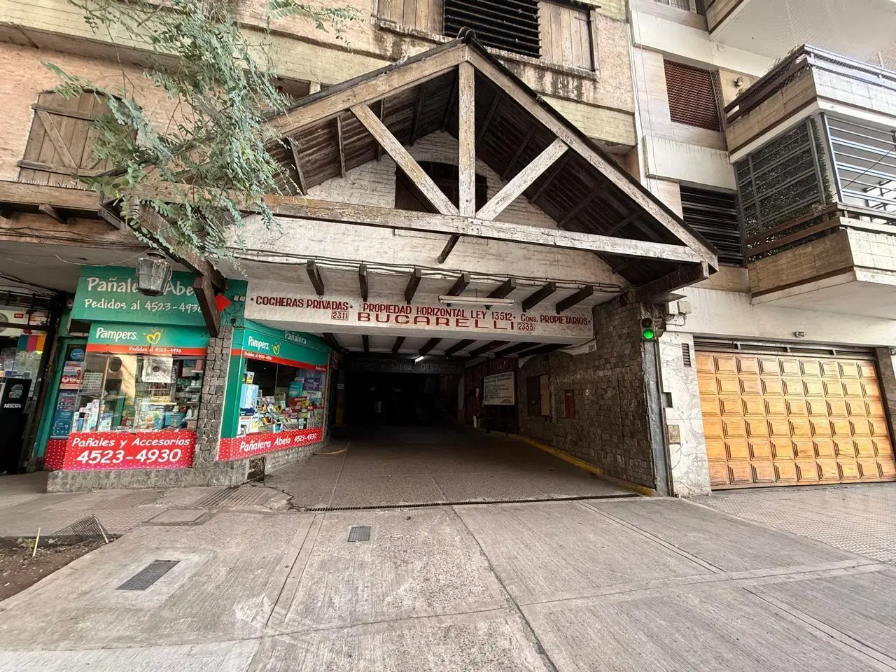 Cochera en venta en Villa Urquiza. A metros de la estación de subte y tren 2