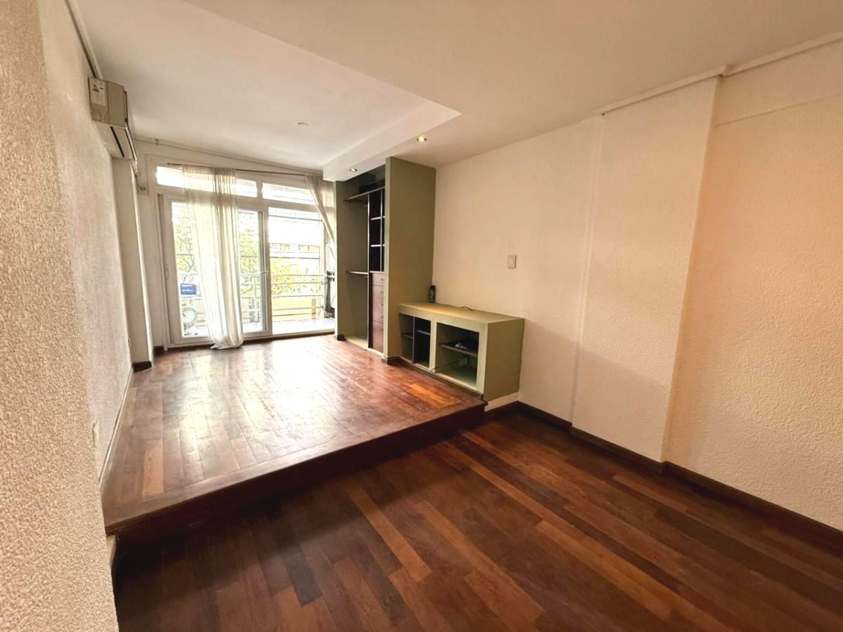 Foto de Mono ambiente al frente con balcón. Departamento de un ambiente en, imagen 2