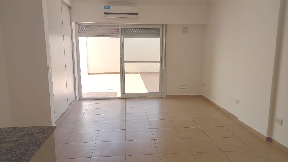 Foto de Monoambiente en alquiler con patio!! Departamento 1 ambiente en Parque, imagen 4