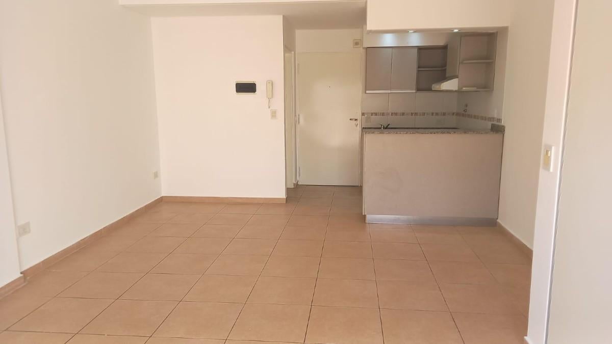 Foto de Monoambiente en alquiler con patio!! Departamento 1 ambiente en Parque, imagen 3