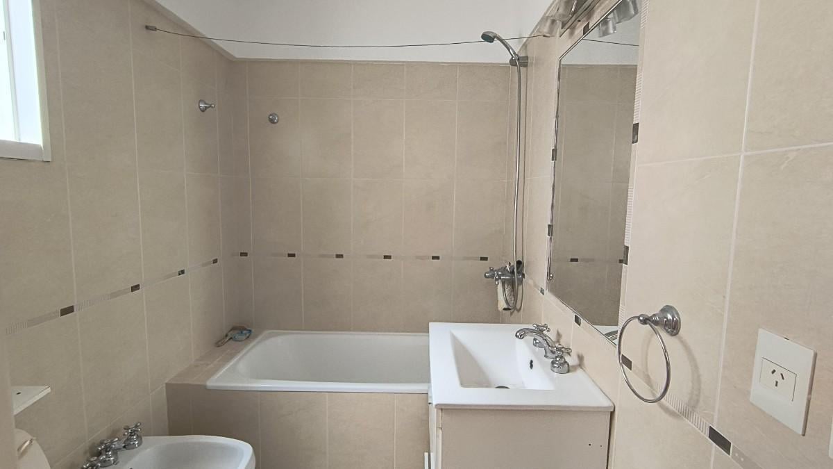 Foto de Semipiso en alquiler en Villa Crespo. Departamento al frente de dos, imagen 3