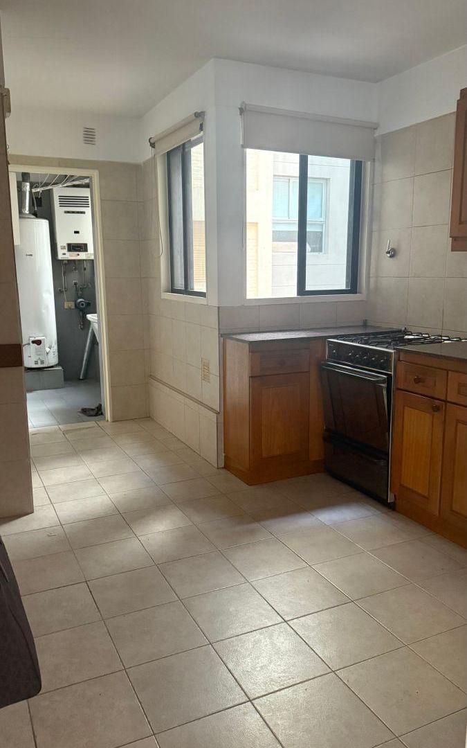 Foto de Semipiso con balcon y cochera cubierta en venta en Belgrano R, imagen 5
