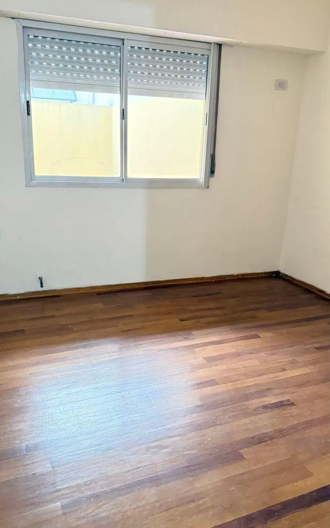 Dos ambientes con patio y cochera 4