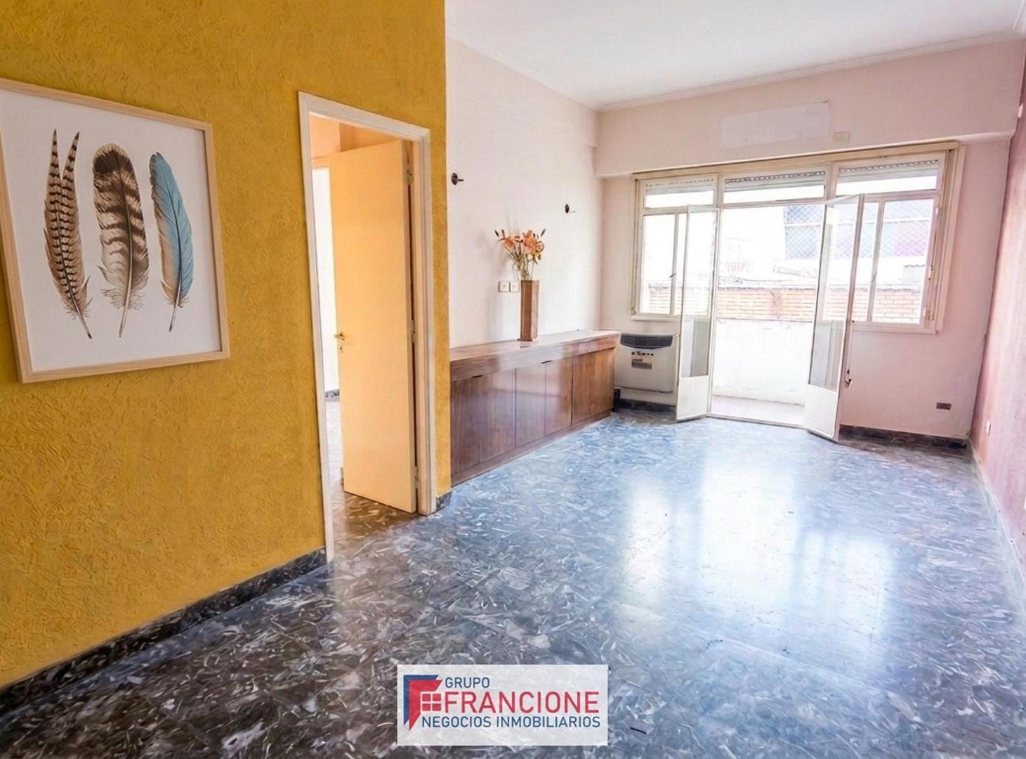 Foto de Amplio Depar 3 Amb c/Baño servicio. Villa Crespo. Excelente, imagen 1