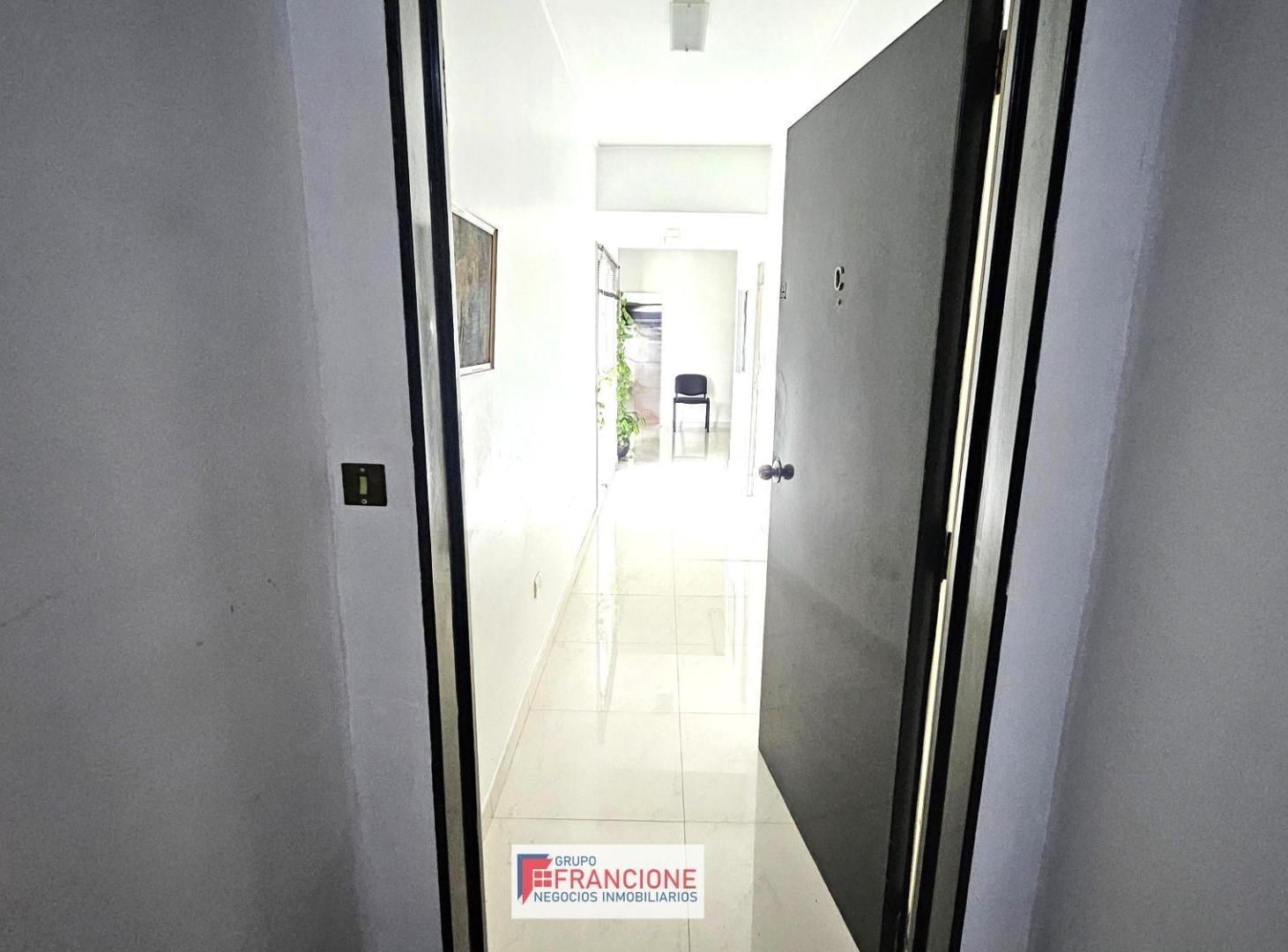 Foto de Hermosa Oficina a la venta y 2 cocheras, Microcentro., imagen 5