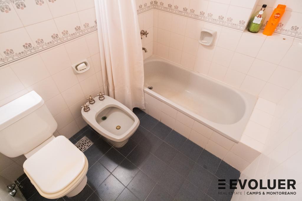 Magnífica Casa de Estilo Ideal Oficinas o Desarrollo Inmobiliario en Barrio Norte 3