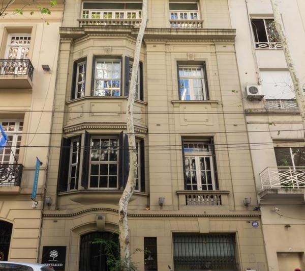 Edificio con 20 oficinas y áreas comunes en Recoleta. 3