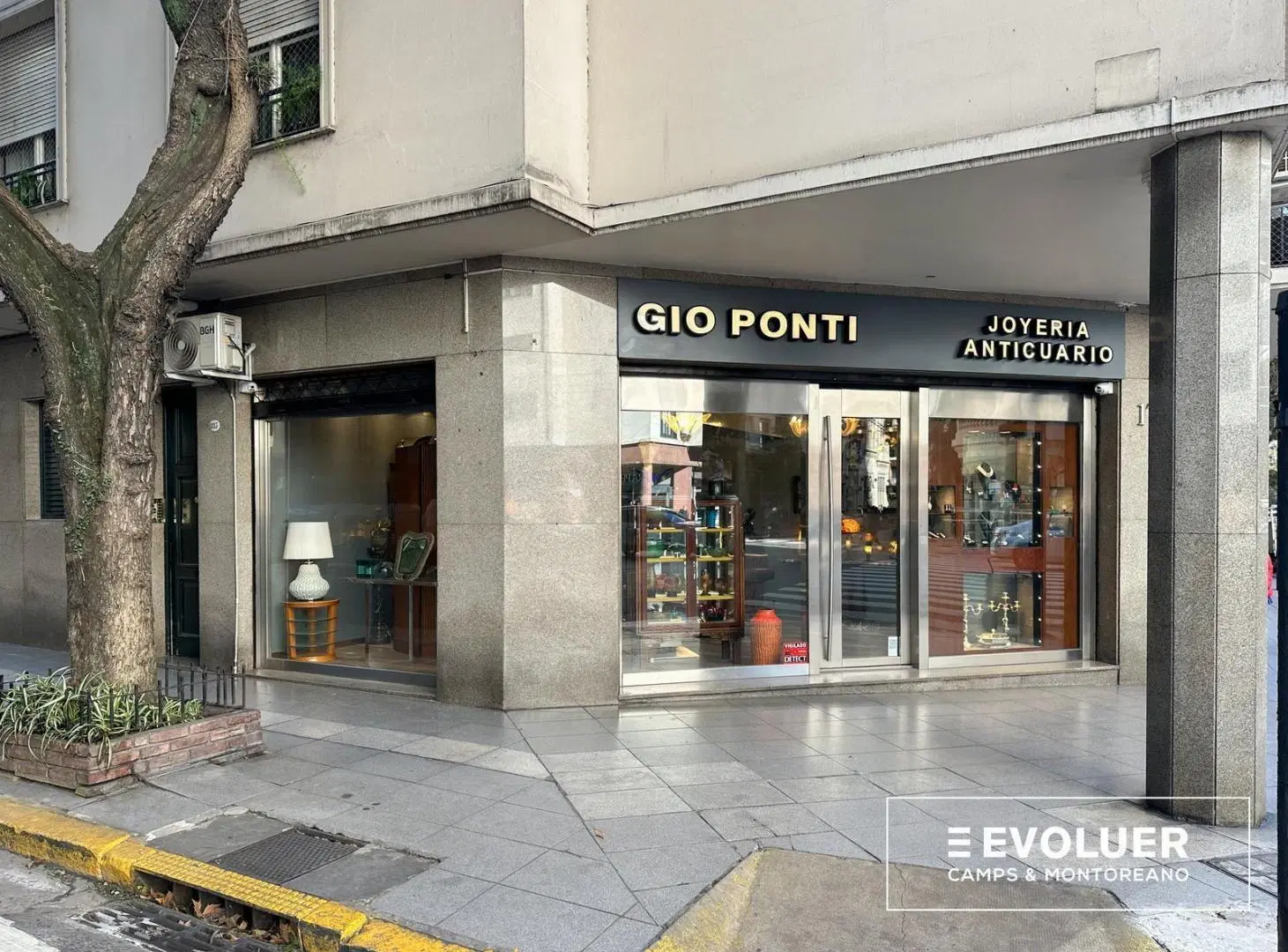 Venta Departamento loft con patio propio en Recoleta 5
