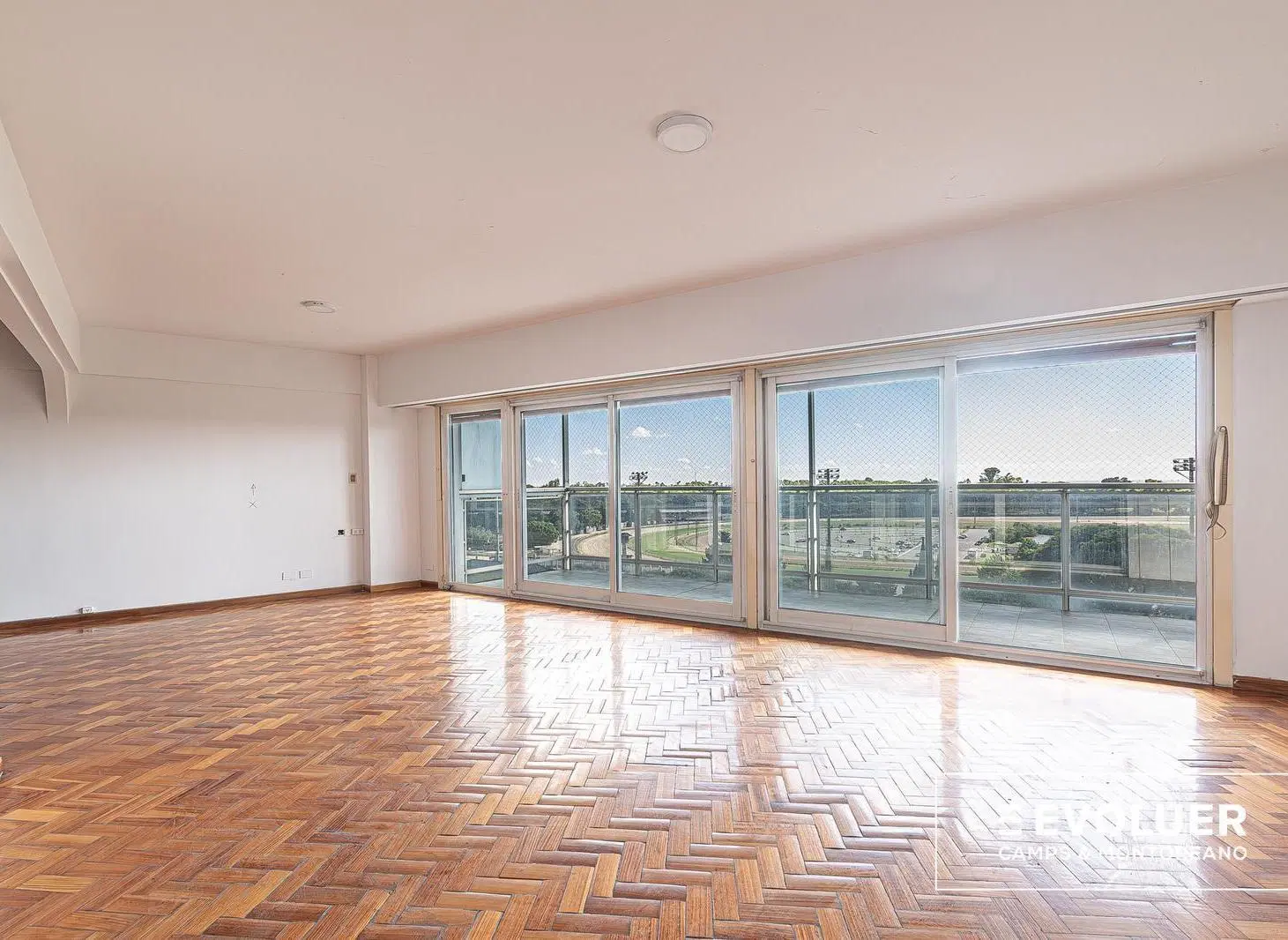 Venta Departamento 5 ambientes para refaccionar. Cochera y baulera.Palermo. 2
