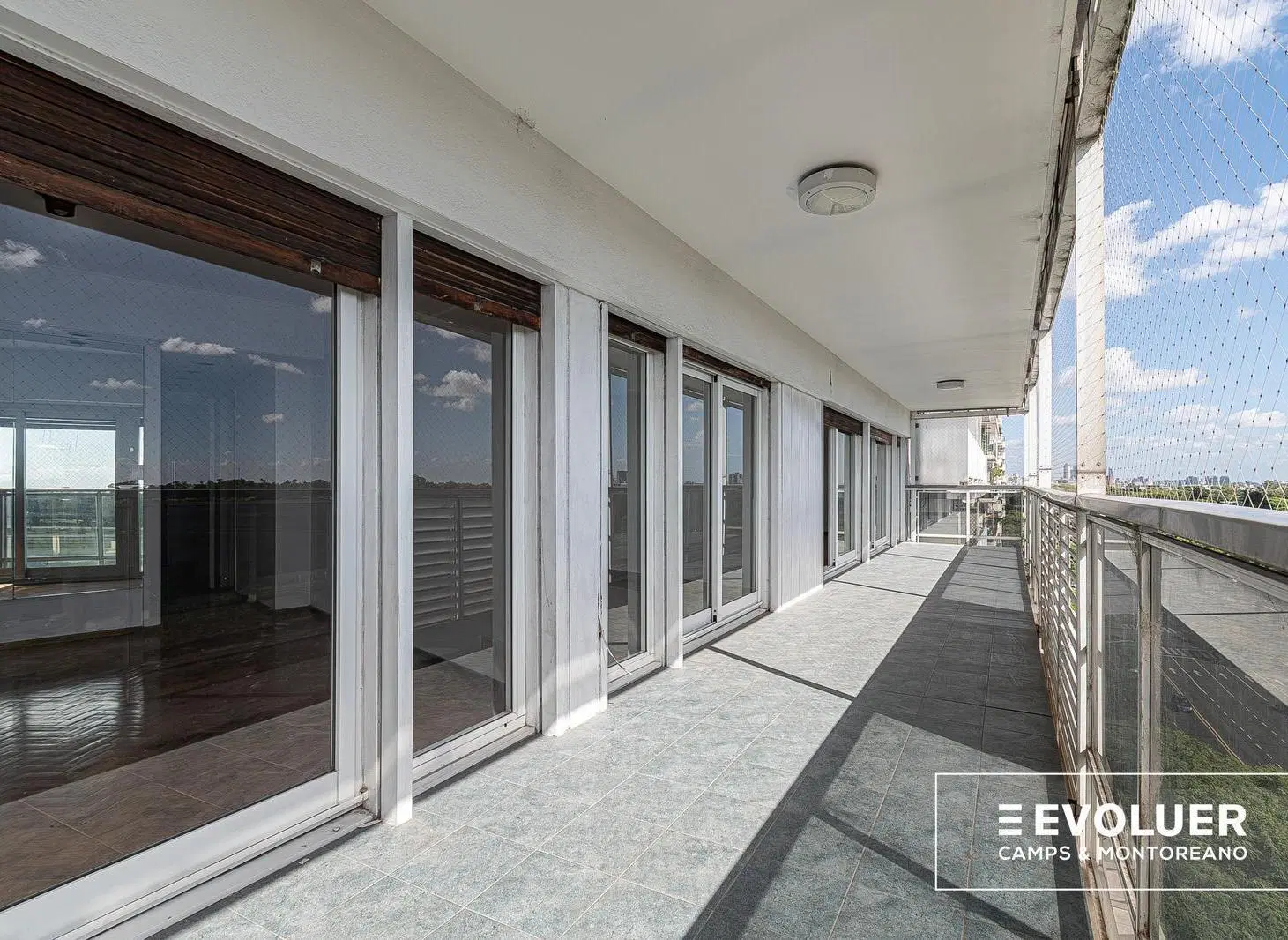 Venta Departamento 5 ambientes para refaccionar. Cochera y baulera.Palermo. 3