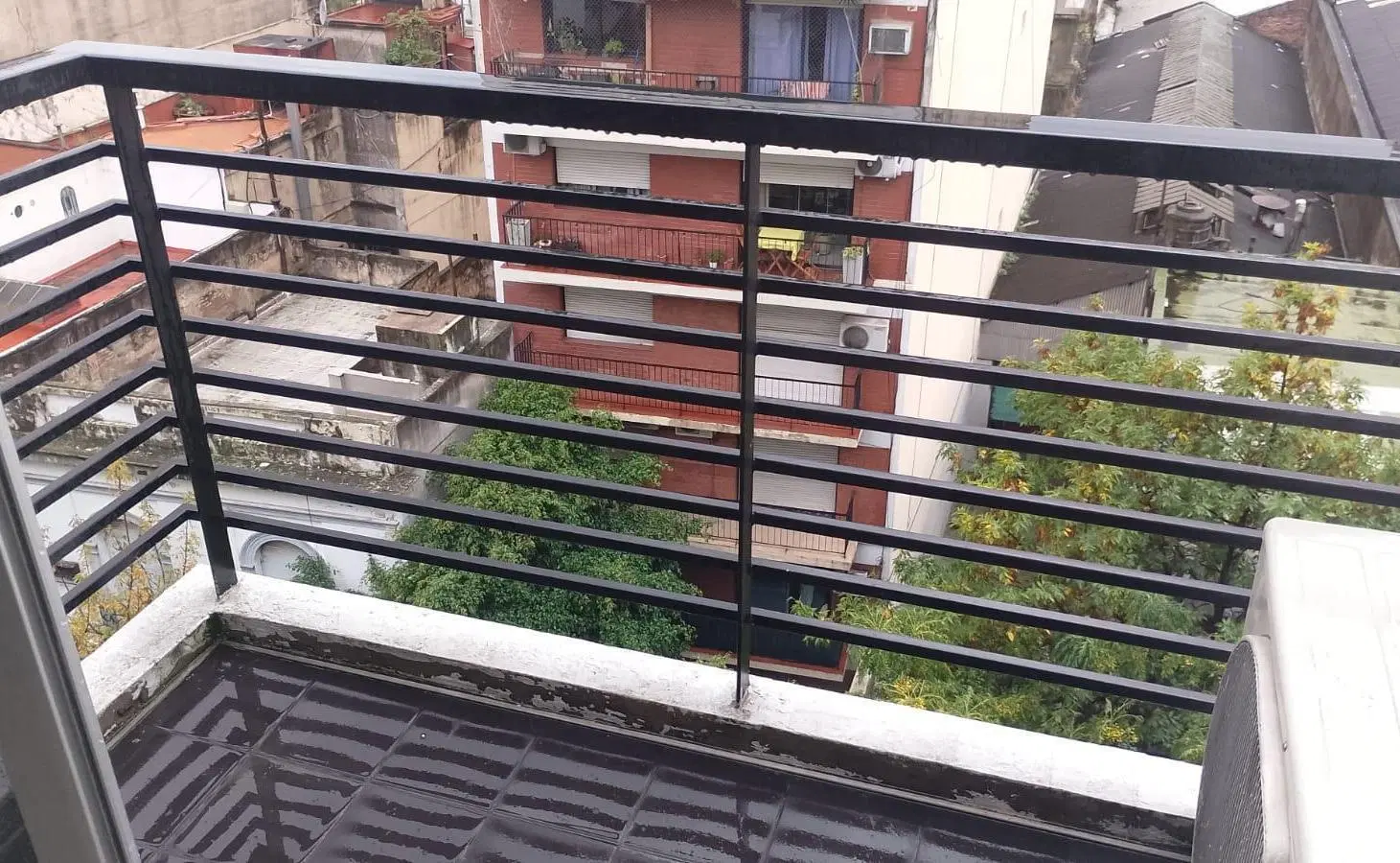 Venta departamento monoambiente con cochera, baulera, parrilla, SUM y pileta. 4