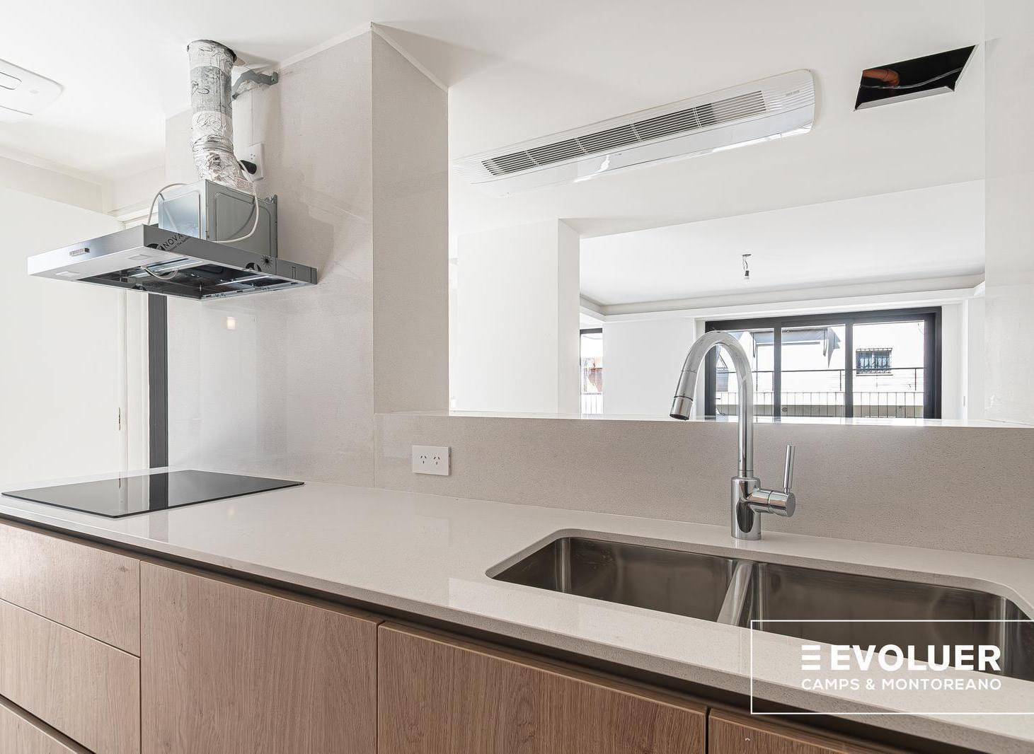 Foto de Alquiler departamento de 3 ambientes con terraza. Quintana 281., imagen 1