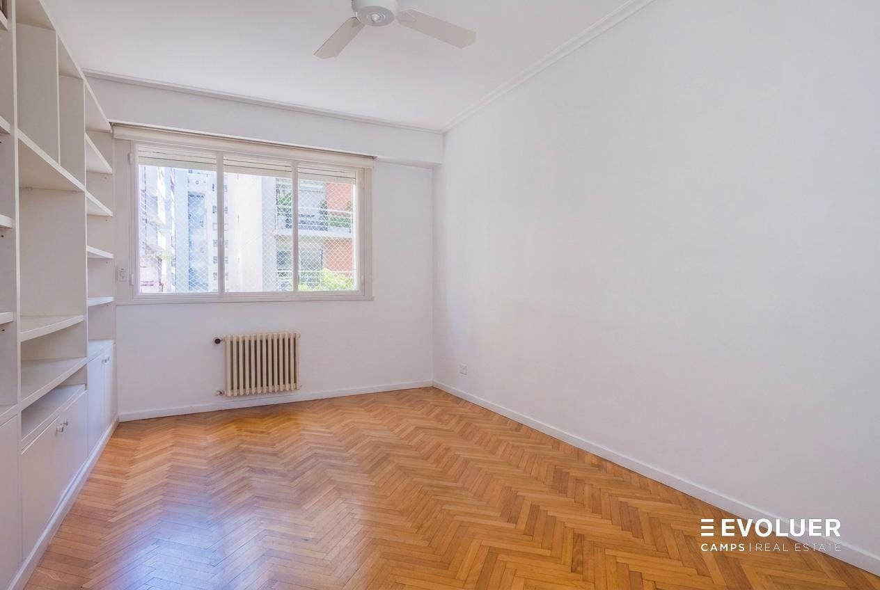 Foto de Venta Departamento con balcón, cochera y baulera en Palermo | 4 amb, imagen 3
