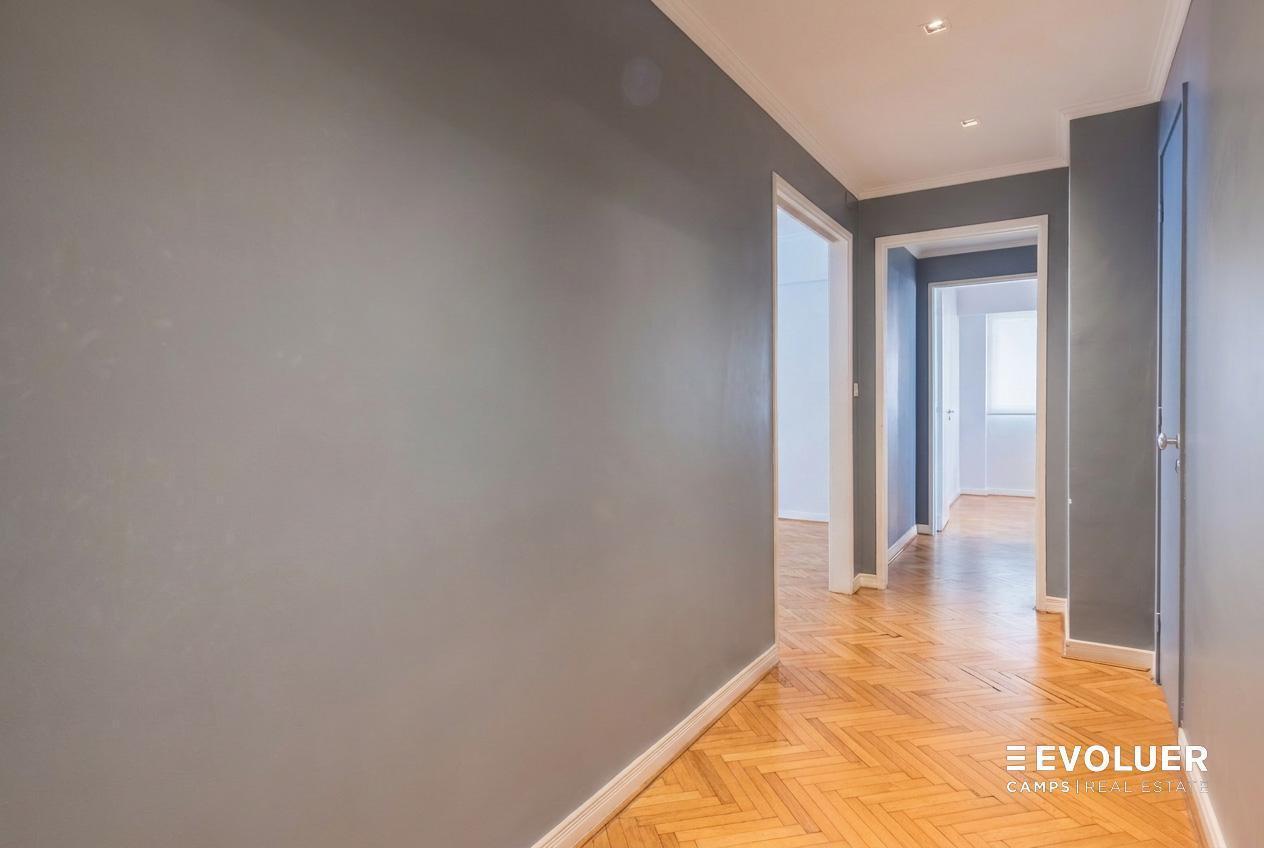 Foto de Venta Departamento 4 ambientes con balcón, cochera y baulera - Palermo, imagen 3