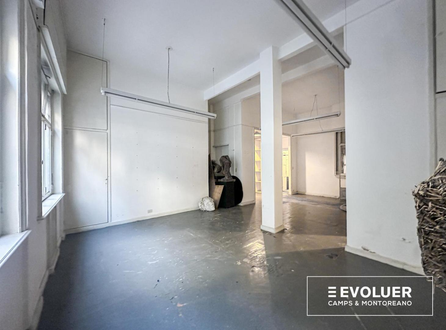 Foto de Venta Departamento loft a refaccionar con baulera y patio de uso, imagen 4