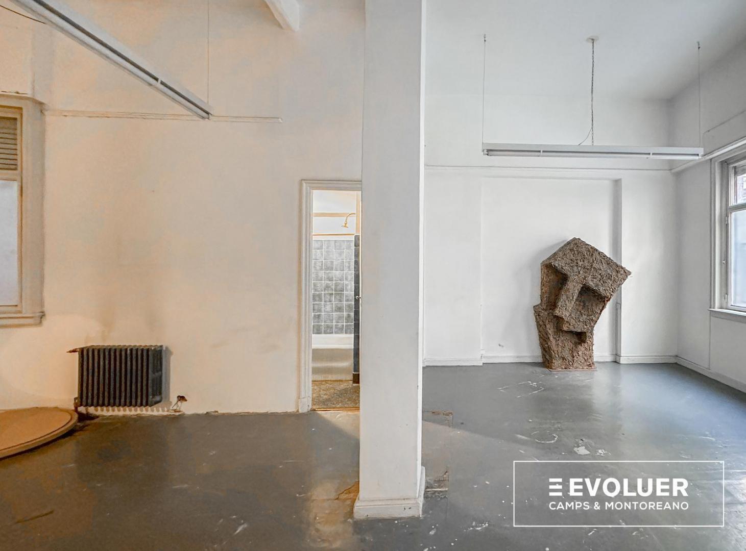 Foto de Venta Departamento loft a refaccionar con baulera y patio de uso, imagen 3