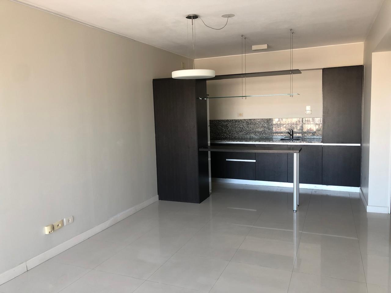 Foto de Alquiler Departamento 2 ambientes - piso alto- con cochera y baulera, imagen 3