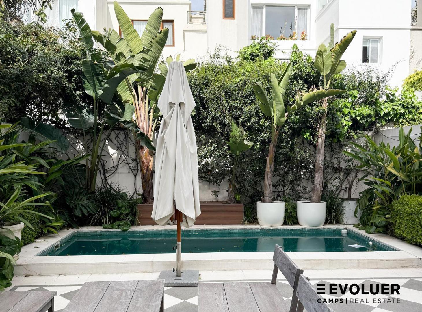 Foto de Alquiler casa en Barrio Parque. 3 plantas, patio con pileta, imagen 2
